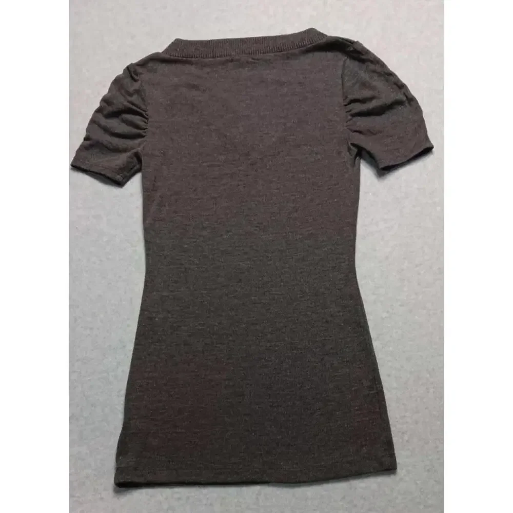 Zenana Outfitters Short Sleeve Blouse Womens Size Small  Grey VNeck Scrunch Fit - Picture 10 of 10
